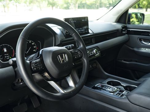 Used 2025 Honda Pilot EX-L image 16