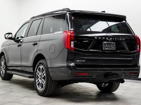 Used 2025 Ford Expedition Active AWD/4WD image 11