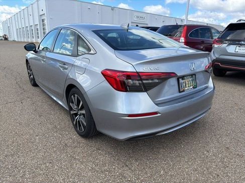 Used 2023 Honda Civic EX image 4