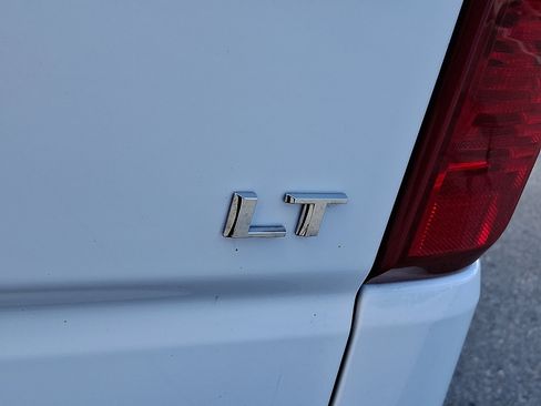 Used 2023 Chevrolet Silverado 1500 LT image 32