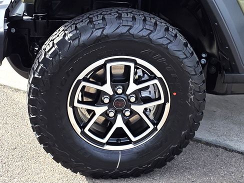 New 2026 Jeep Wrangler Unlimited Rubicon w/ Technology Group image 9