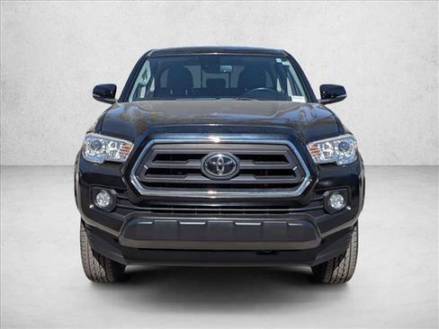 Used 2022 Toyota Tacoma SR5 w/ Technology Package image 2
