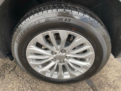 Used 2024 Cadillac XT4 Luxury w/ Cold Weather Package image 30