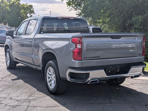 Used 2021 Chevrolet Silverado 1500 LT AWD/4WD image 3