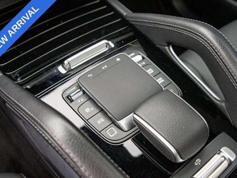 Used 2025 Mercedes-Benz GLS 450 4MATIC image 13