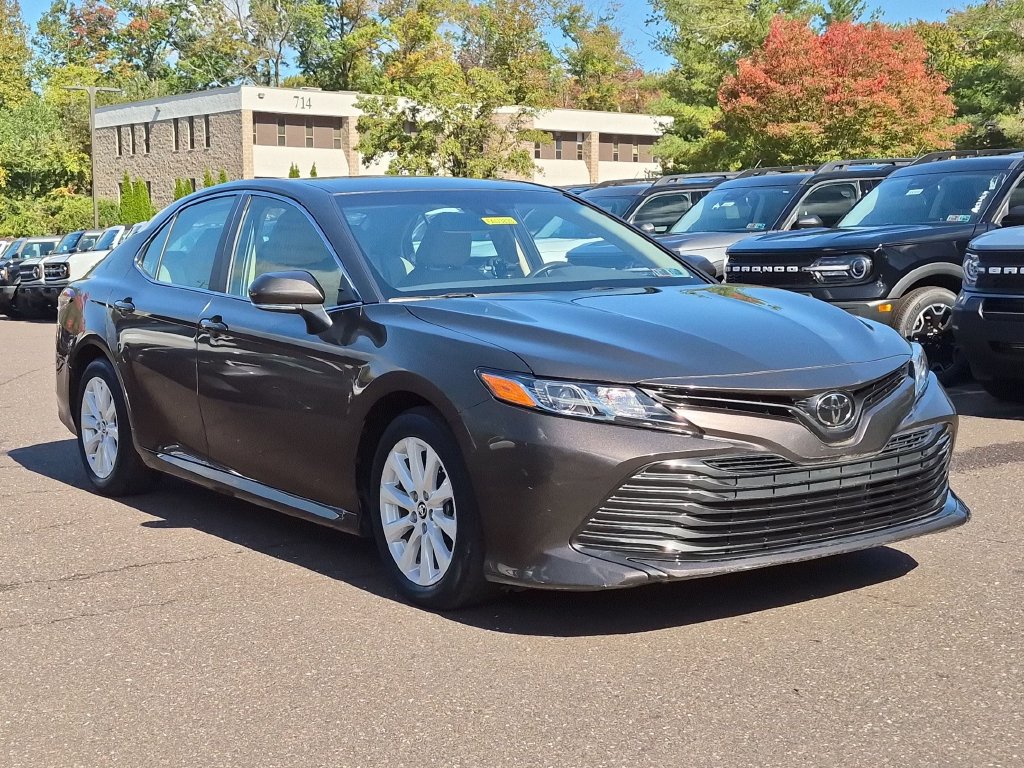 Used 2018 Toyota Camry LE w/ Convenience Package FWD image 14