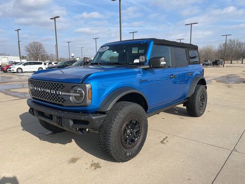 Used 2021 Ford Bronco Badlands image 2