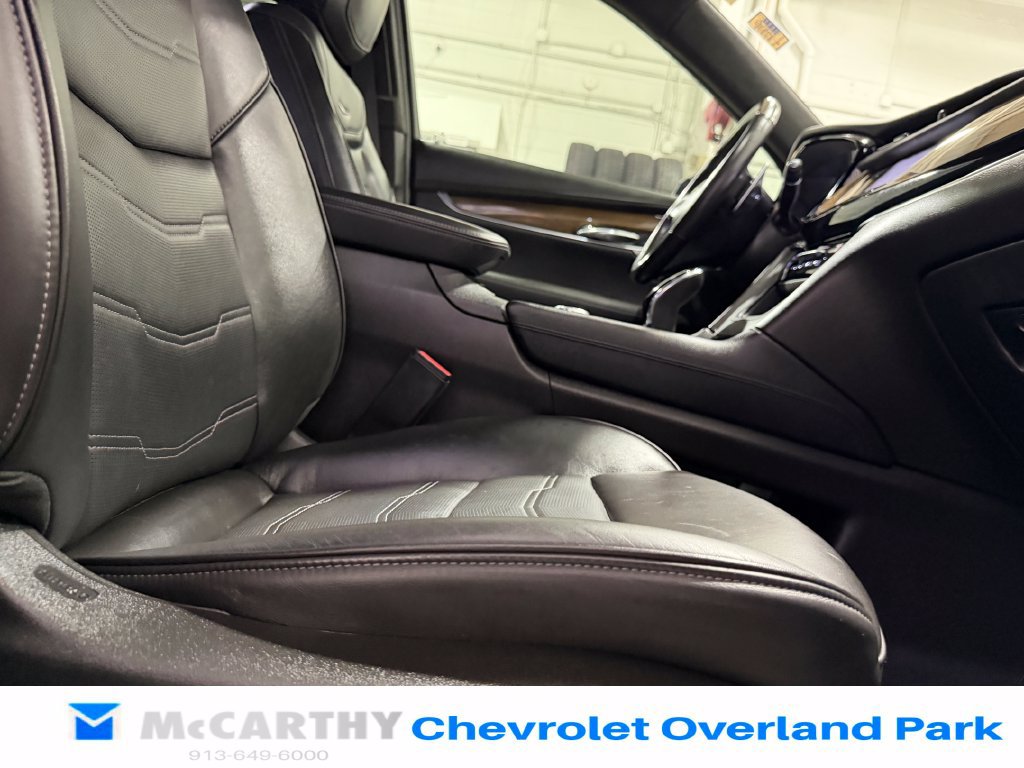 Used 2022 Cadillac XT6 Sport w/ Platinum Package AWD/4WD image 38