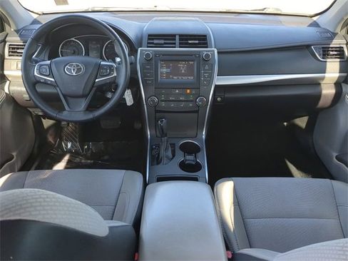 Used 2017 Toyota Camry SE image 14