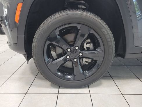 Used 2024 Jeep Grand Cherokee L Altitude AWD/4WD image 52