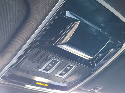 Used 2017 Land Rover Range Rover Sport image 26