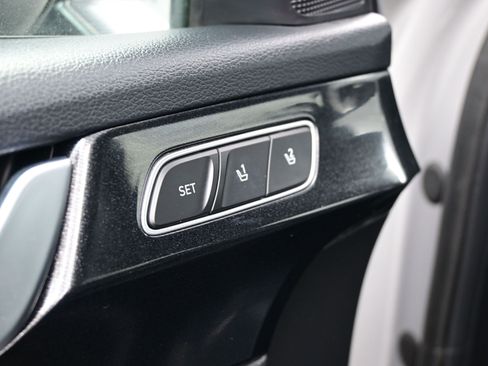 Used 2021 Hyundai Palisade Calligraphy w/ Winter Package image 11