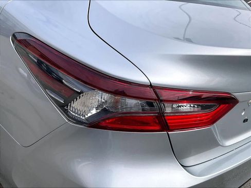 Used 2022 Toyota Camry LE image 33