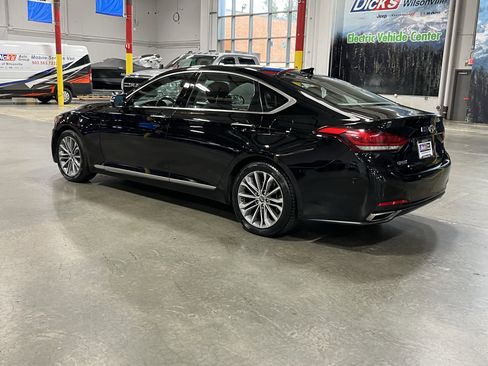 Used 2016 Hyundai Genesis 3.8 RWD image 3