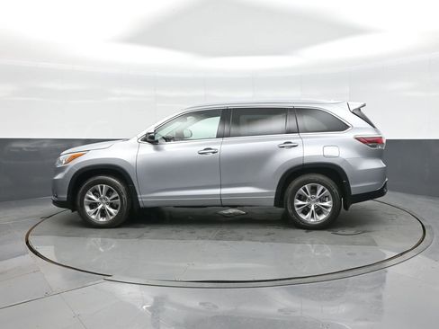 Used 2015 Toyota Highlander XLE image 4