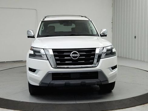 Used 2024 Nissan Armada Platinum w/ Captain's Chairs Package RWD image 3