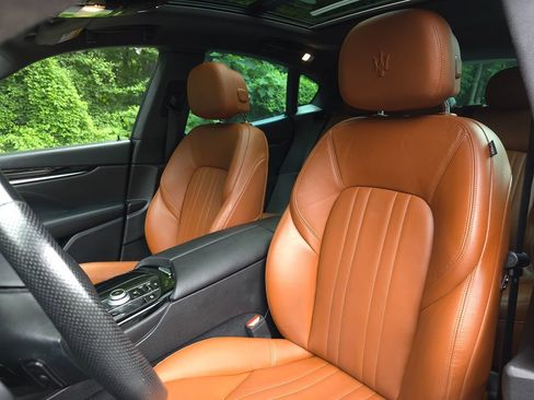 Used 2022 Maserati Levante GT image 13