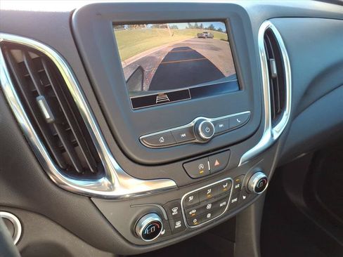 Used 2024 Chevrolet Equinox LT FWD image 36