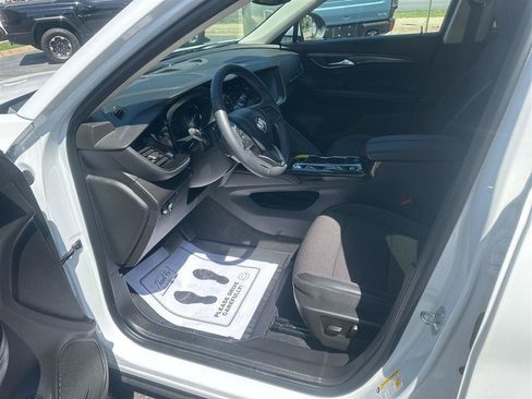 Used 2022 Buick Envision Preferred FWD image 23