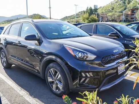 Used 2022 Kia Niro LXS w/ Digital Cluster Package image 2