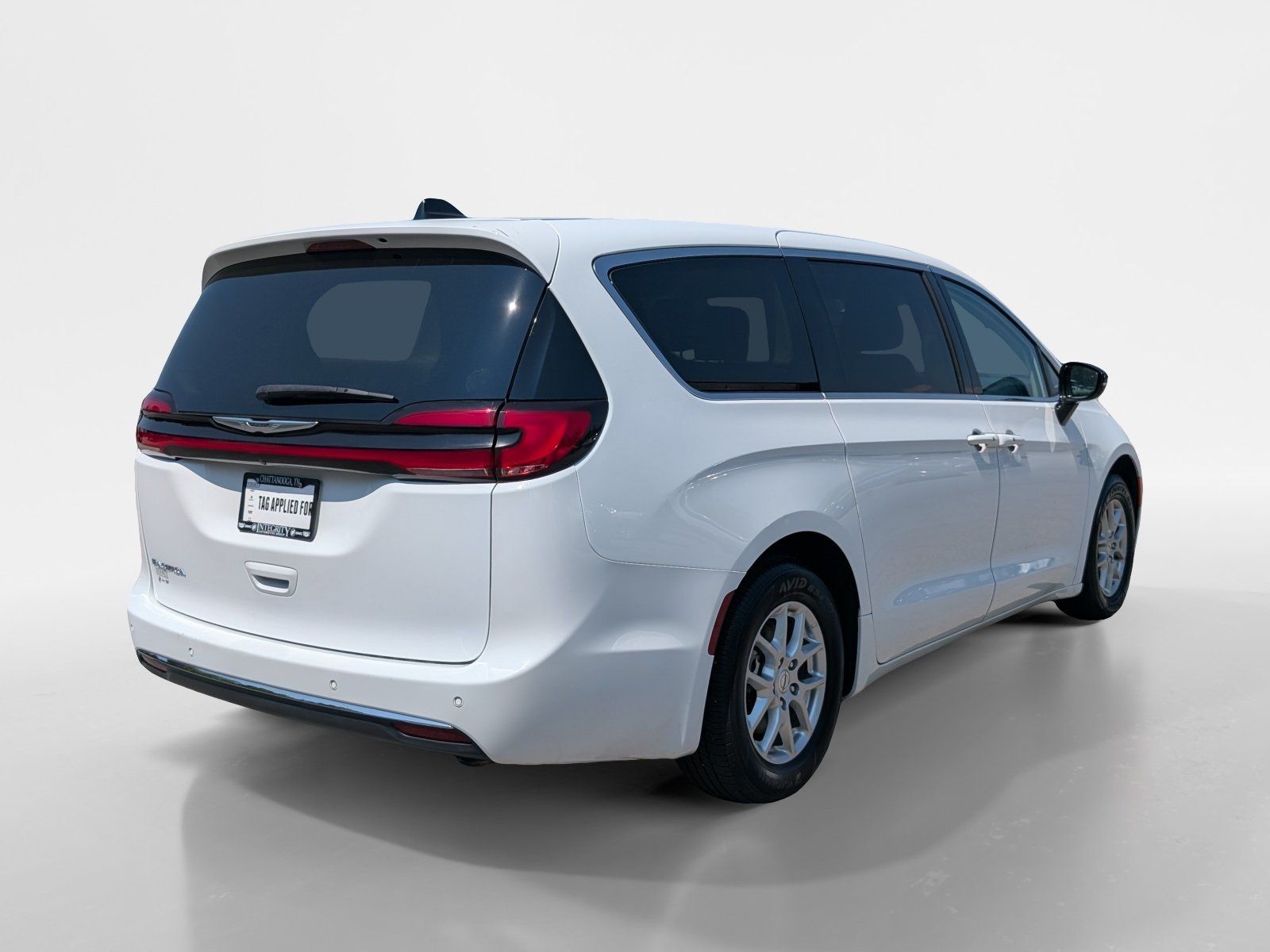 Used 2024 Chrysler Pacifica Touring-L FWD image 6