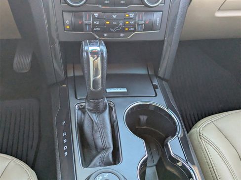 Used 2016 Ford Explorer XLT w/ Equipment Group 202A image 21