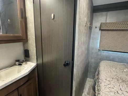 Used 2019 Chevrolet Express 4500 w/ RV Package RWD image 30