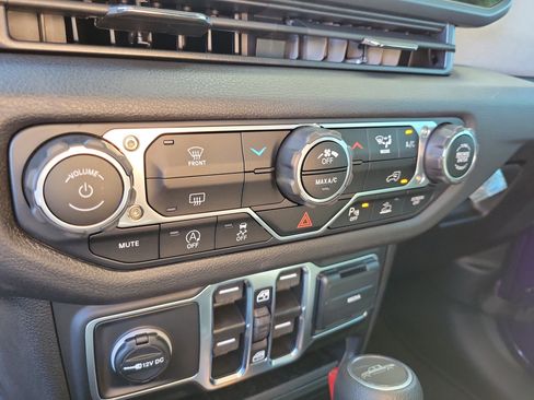 New 2026 Jeep Gladiator Sport image 20