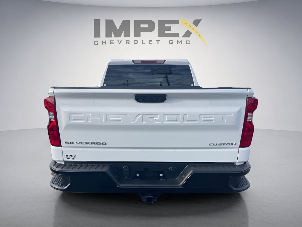 Used 2025 Chevrolet Silverado 1500 Custom Trail Boss AWD/4WD image 4