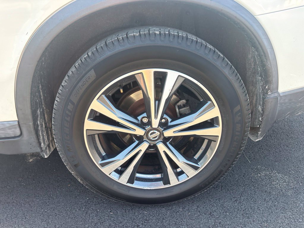Used 2017 Nissan Rogue SL w/ SL Premium Package FWD image 25