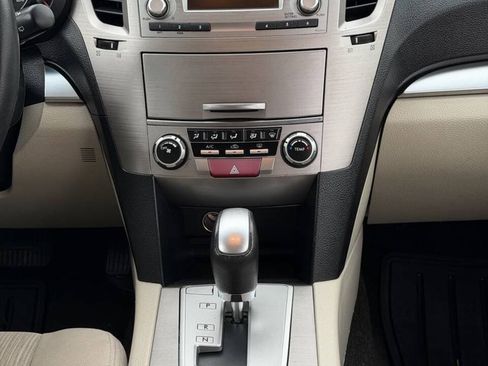 Used 2014 Subaru Outback 2.5i Premium AWD/4WD image 15