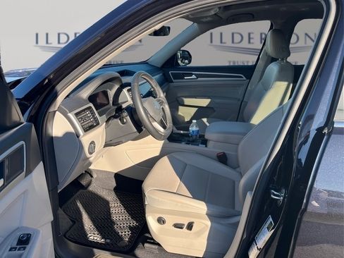 Used 2022 Volkswagen Atlas SE w/ Panoramic Sunroof Package image 11