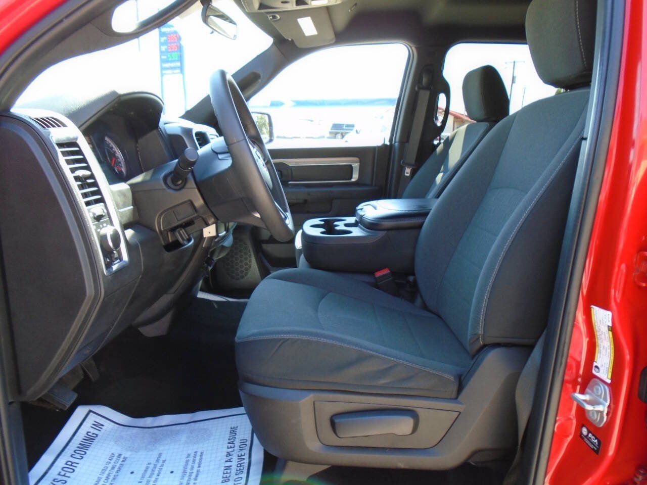 Used 2024 RAM 1500 Warlock RWD image 9