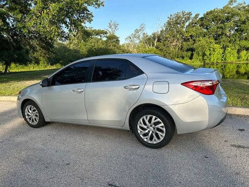 Used 2017 Toyota Corolla LE FWD image 4