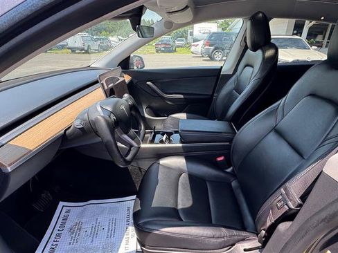 Used 2021 Tesla Model Y Long Range AWD/4WD image 32