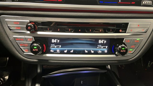 Used 2019 BMW 750i xDrive AWD/4WD image 18