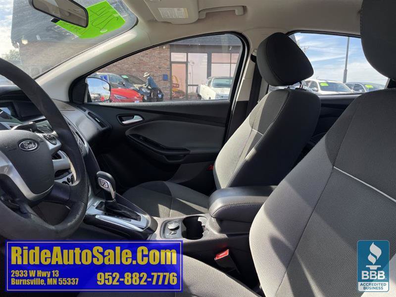 Used 2014 Ford Focus SE w/ SE Winter Package FWD image 10