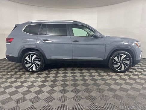 Used 2025 Volkswagen Atlas SEL image 2