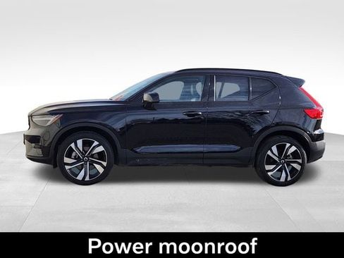 Certified 2025 Volvo XC40 B5 Plus AWD/4WD image 6