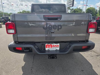 New 2025 Jeep Gladiator Sport S