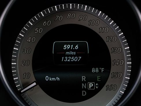 Used 2014 Mercedes-Benz E 350 4MATIC Sedan image 23