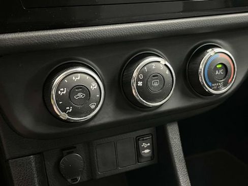 Used 2015 Toyota Corolla L image 29