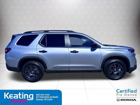 Certified 2025 Honda Pilot TrailSport image 5