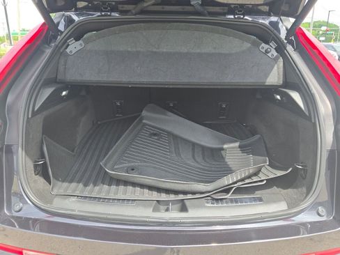 Used 2023 Cadillac XT4 Premium Luxury image 16