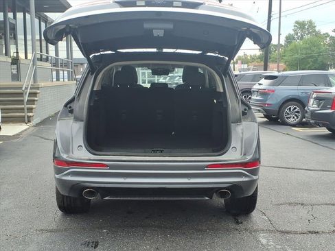 Used 2023 Lincoln Corsair Reserve w/ Equipment Group 201A image 9