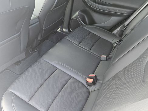 Used 2022 Buick Encore GX Essence w/ Advanced Technology Package image 12