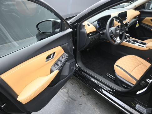 New 2025 Nissan Sentra SV w/ SV Premium Package image 12