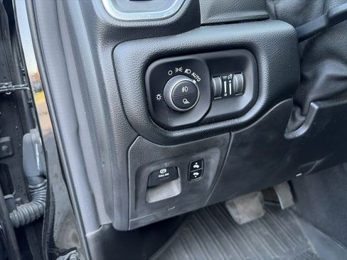Used 2019 RAM 1500 Laramie AWD/4WD image 22