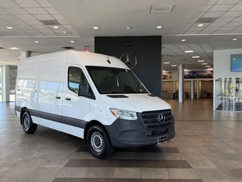Used 2025 Mercedes-Benz Sprinter 2500 image 19