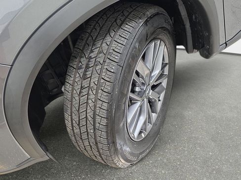 Used 2024 Nissan Rogue S AWD/4WD image 29